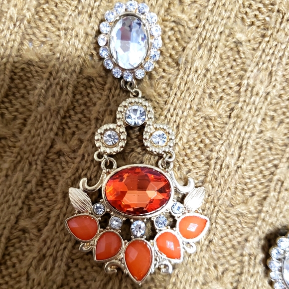 Gorgeous Chandelier Earrings - Picture 3 of 4